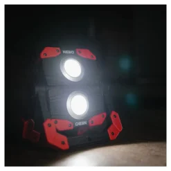 Nebo - OMNI 2000 Genopladelig Arbejdslampe 2000 Lumen