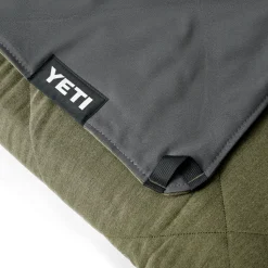 YETI - Lowlands Blanket Tæppe // Olive